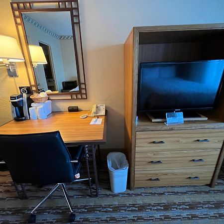 Travelodge By Wyndham Seattle By The Space Needle Экстерьер фото