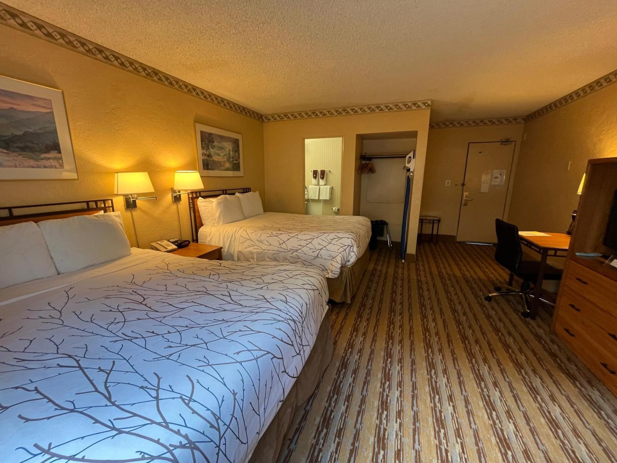 Travelodge By Wyndham Seattle By The Space Needle Экстерьер фото