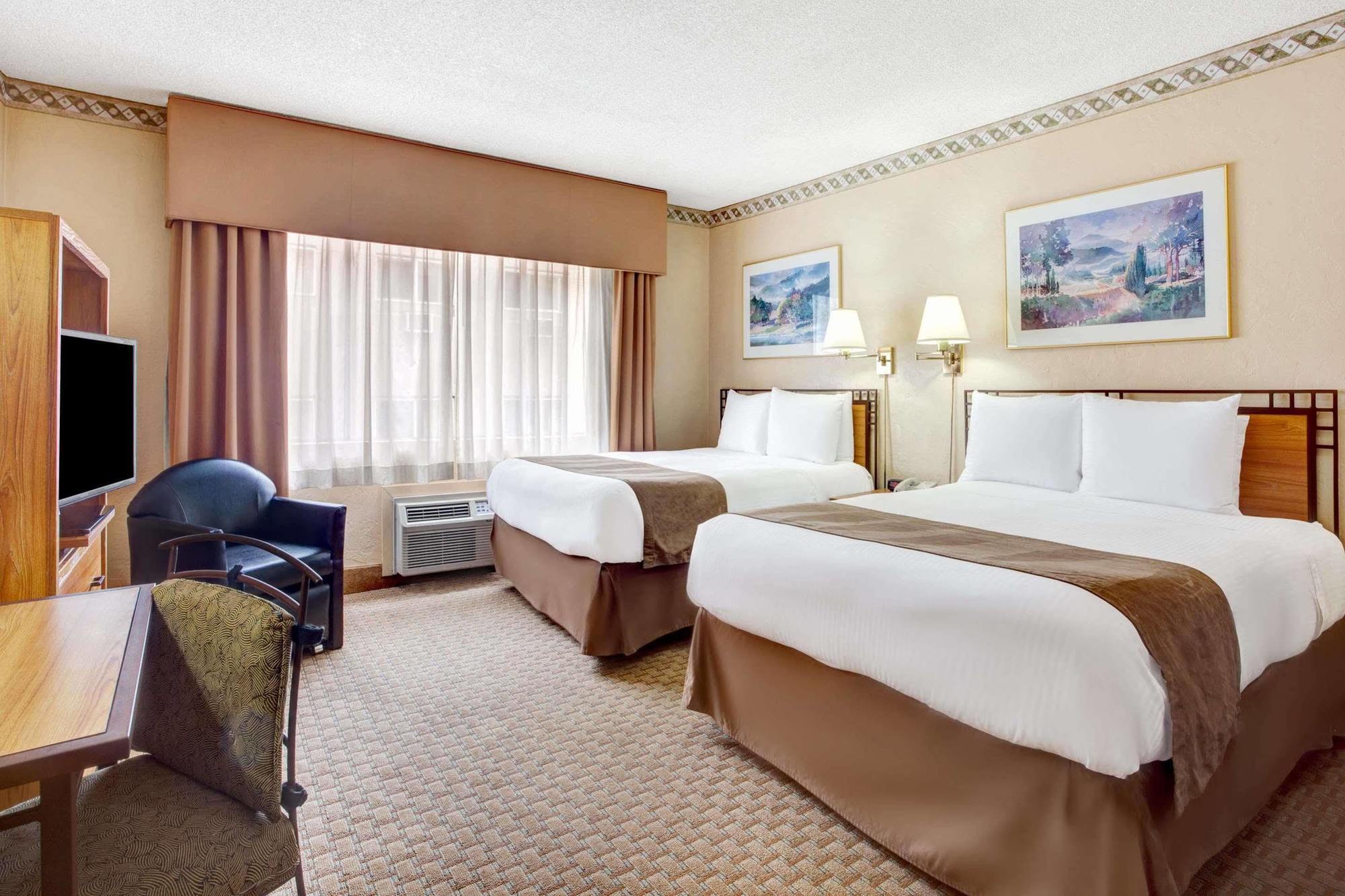 Travelodge By Wyndham Seattle By The Space Needle Экстерьер фото
